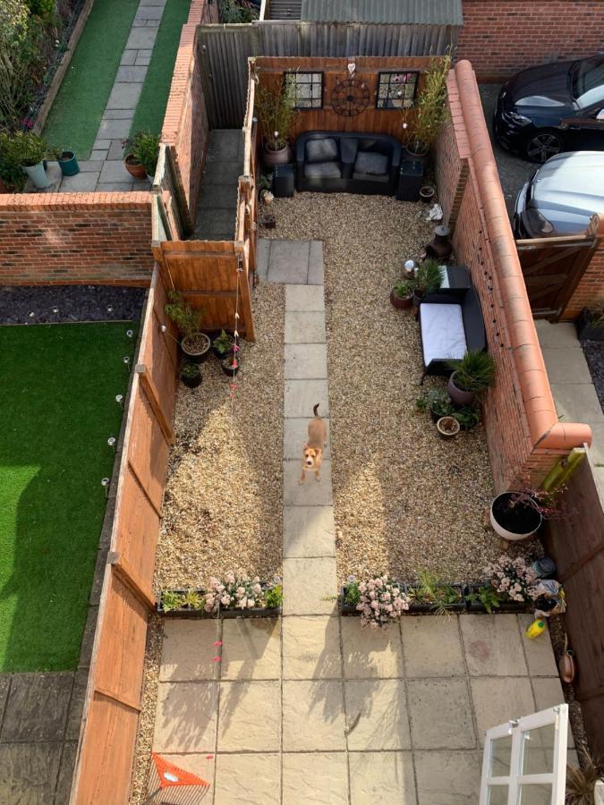 Stylish 3 Bedroom Townhouse For 5 Guests, Set In The Medieval Grid With Off Street Parking Bury St. Edmunds Exterior photo
